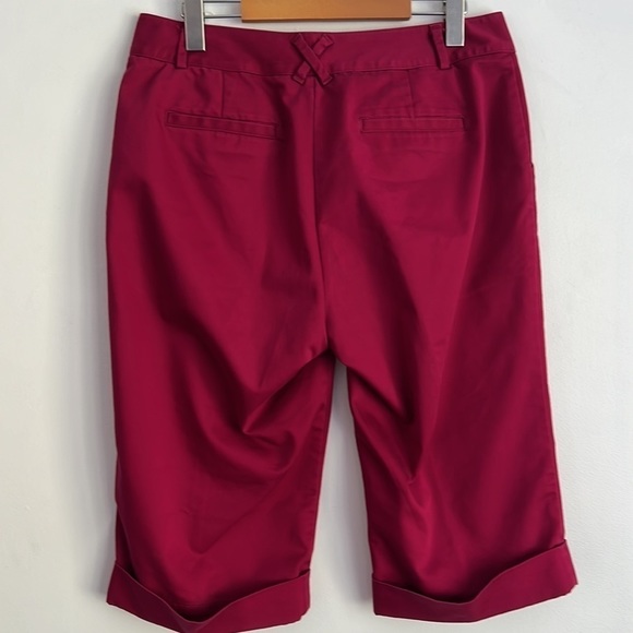 Dockers Women's Red Shorts - Picture 2 of 6